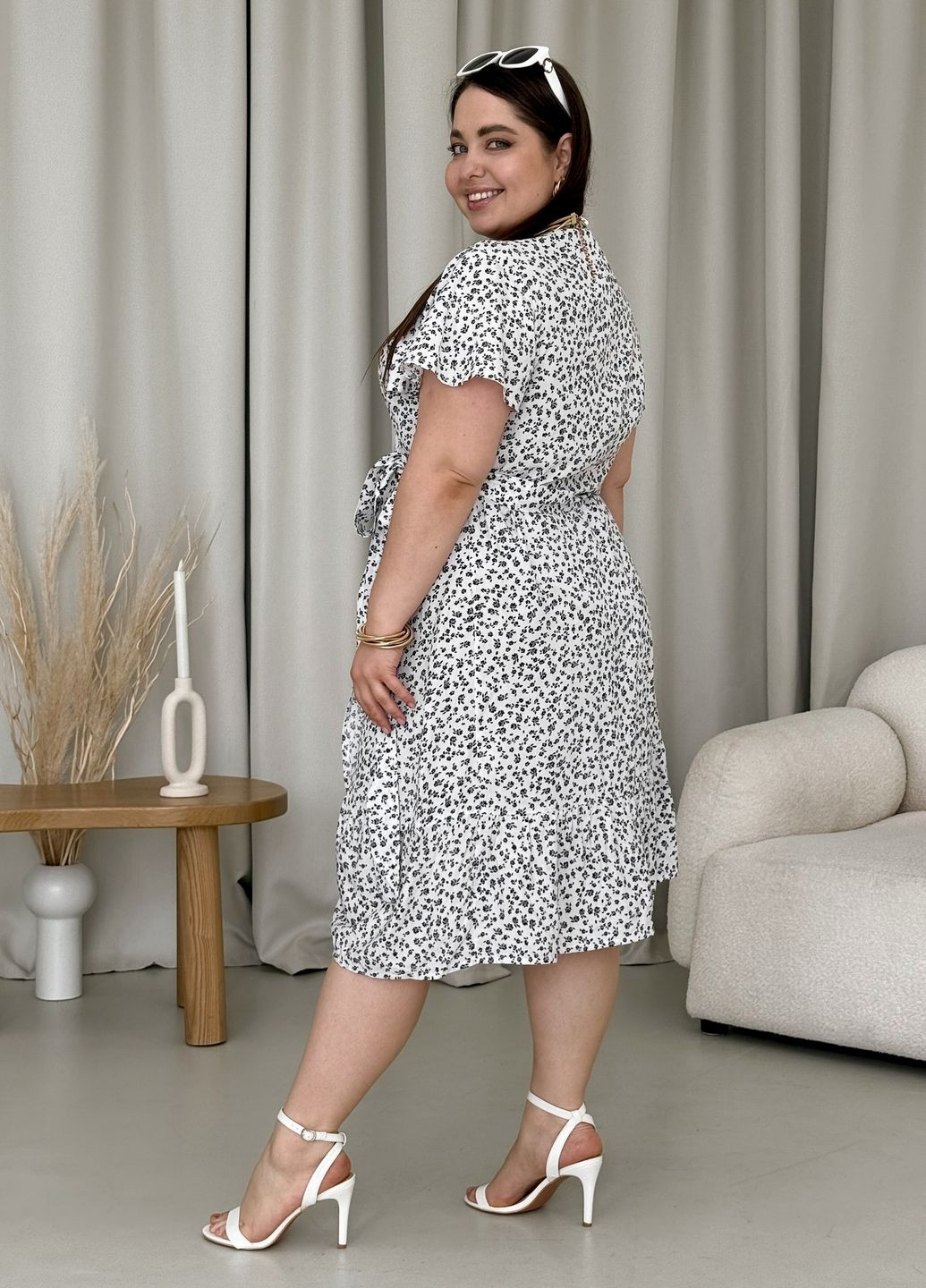 Білий пляжна, повсякденний, кежуал, коктейльна літня легка сукня на запах в квіточку зі штапелю на запах Merlini леопардовий