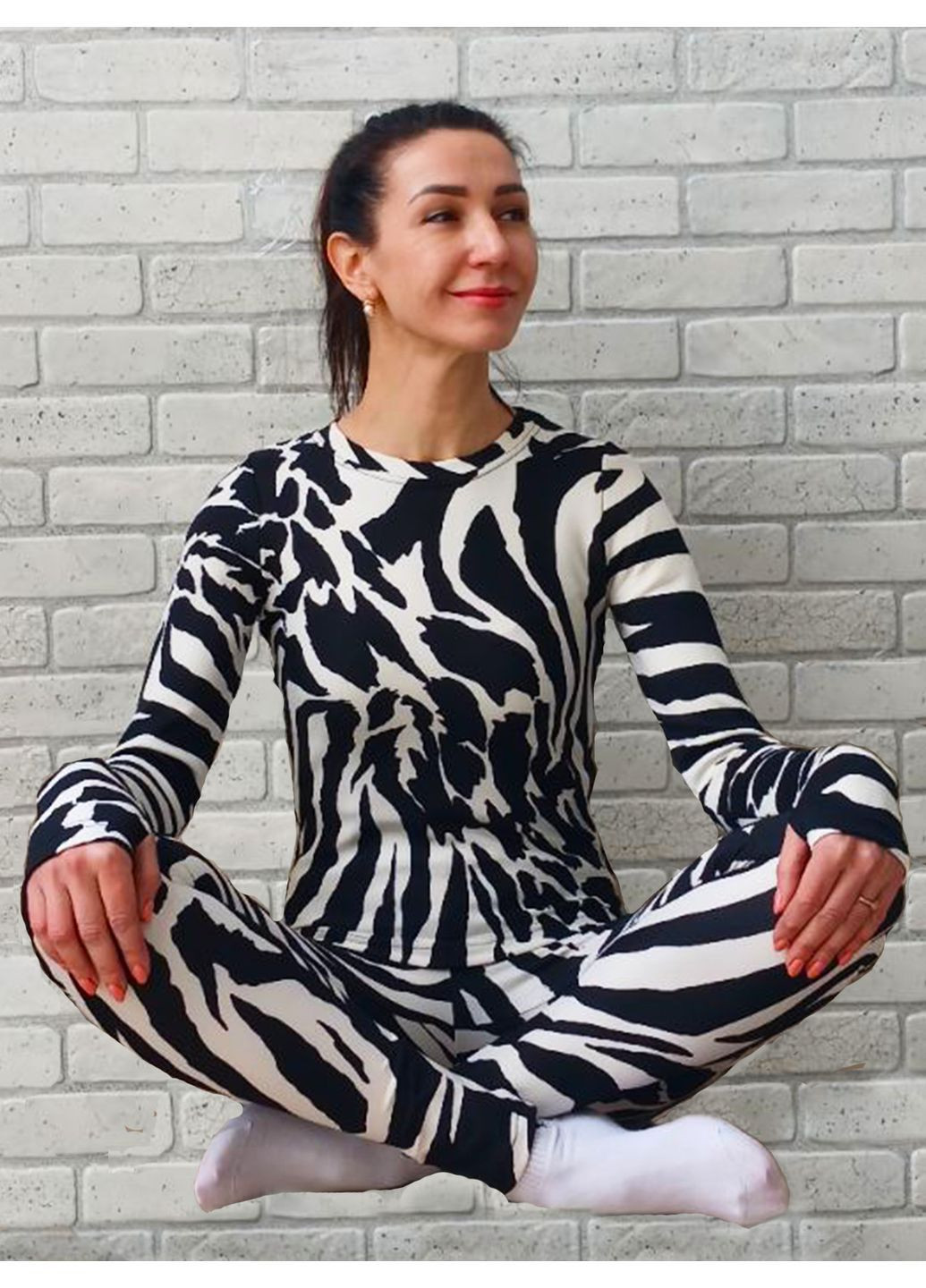 Костюм спортивний жіночий лонгслів + лосини дайвінг No Brand (369502894)