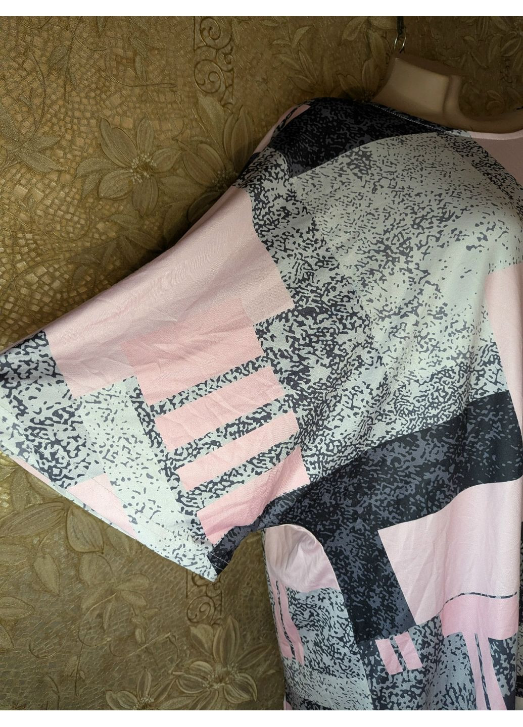 Жіноча футболка-туніка «Геометрія комфорту» No Brand - (364956679)