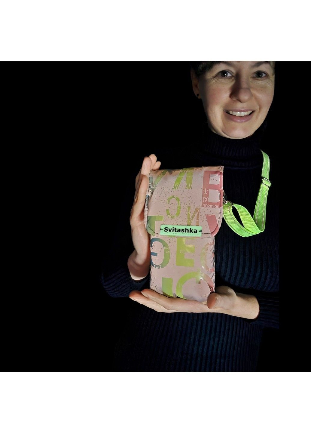 Світловідбиваюча сумочка-чохол для телефона — компактна, стильна. Неонові літери Svitashka (371135639)