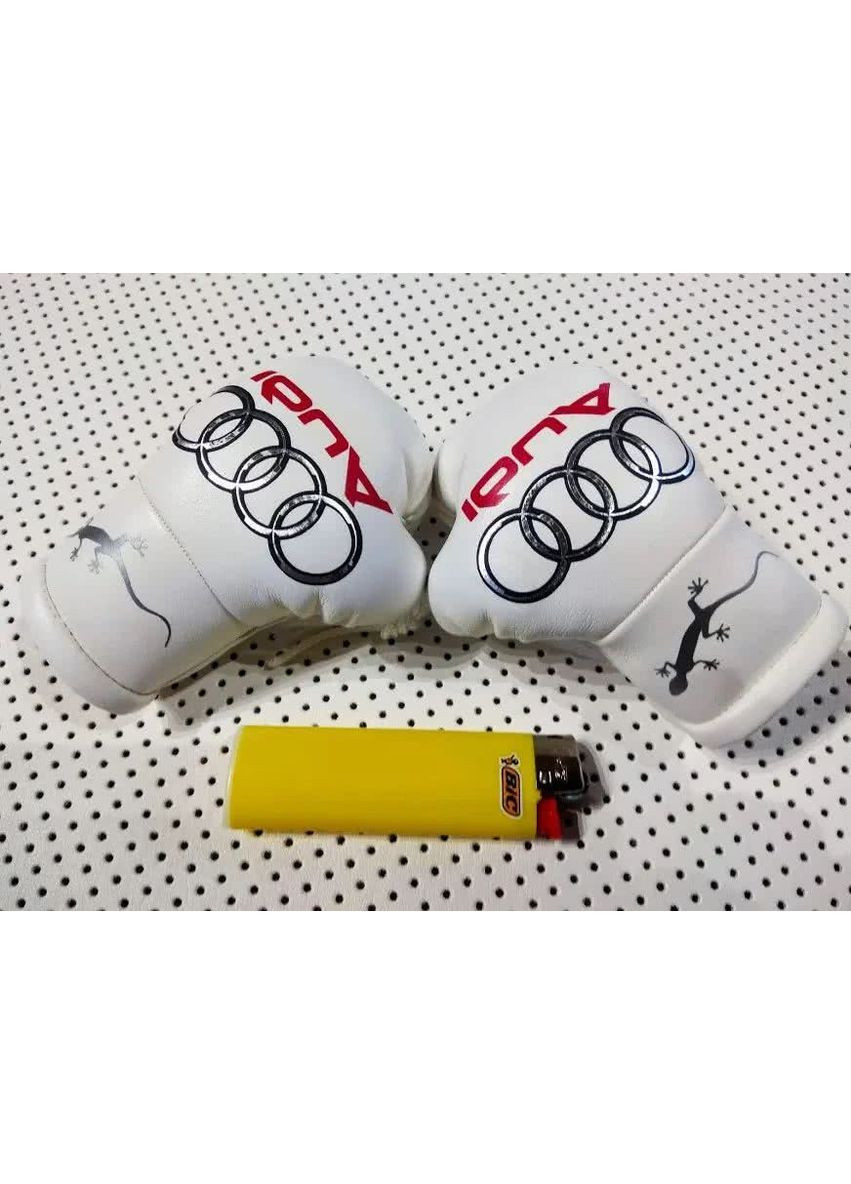 Подвеска на зеркало для авто AUDI белый No Brand (363977597)