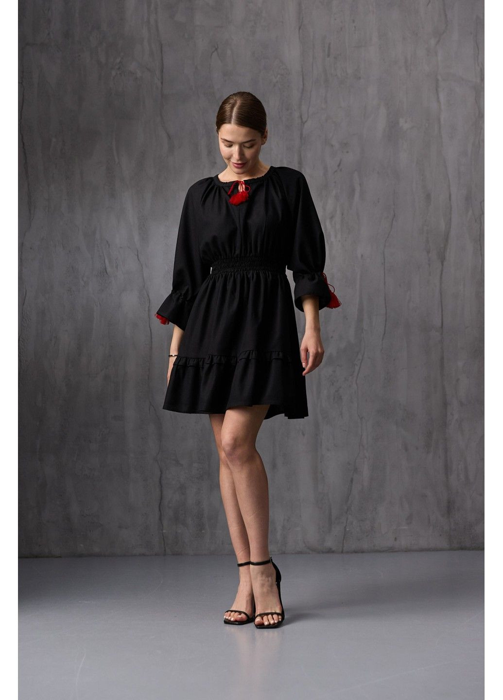 Чорна сукня льон міні в національному стилі чорна Bessa
