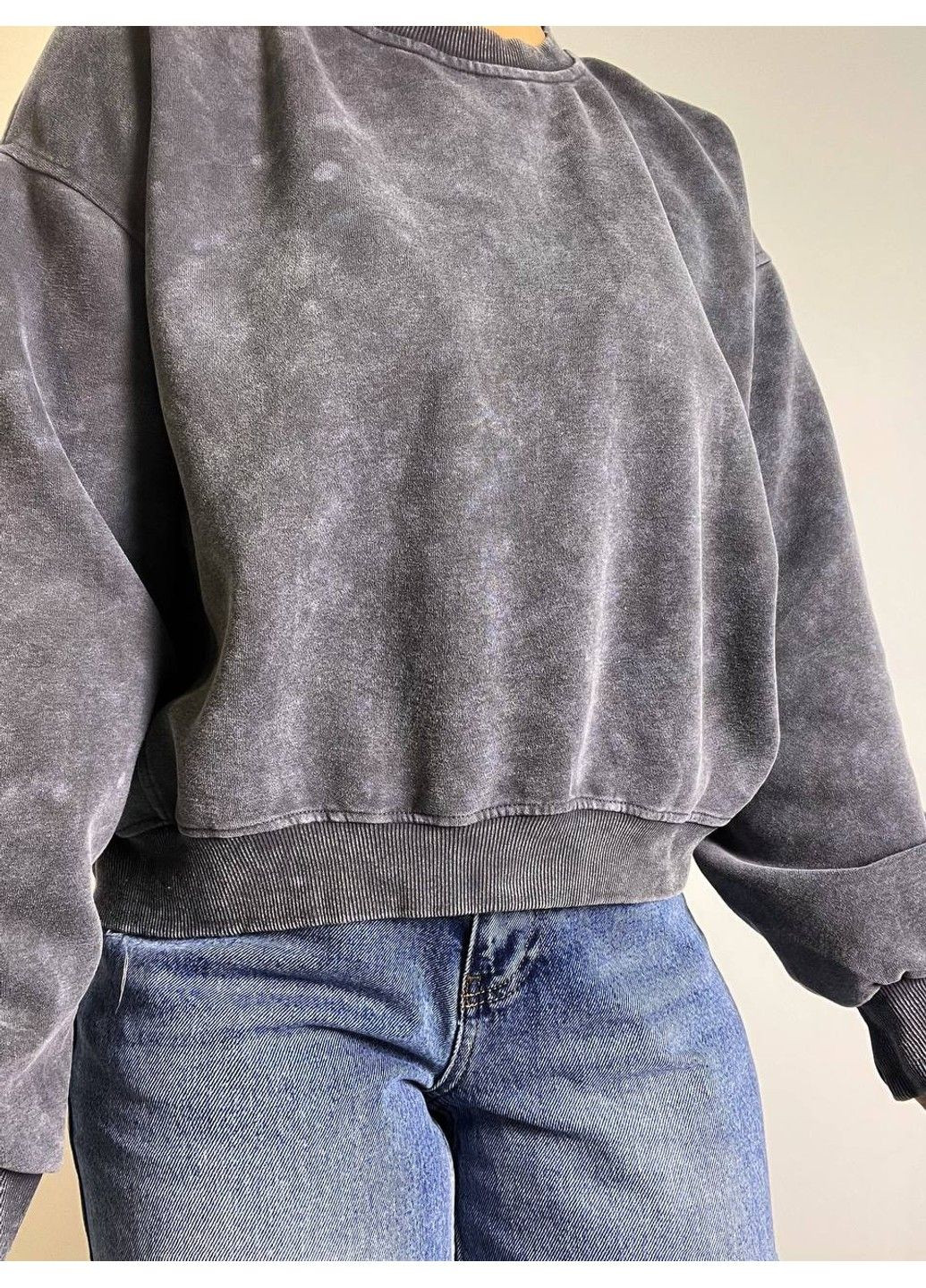 Графітовий світшот жіночий joy one 25177 оверсайз вільний крій середня довжина варений тай-дай one size (316560983)