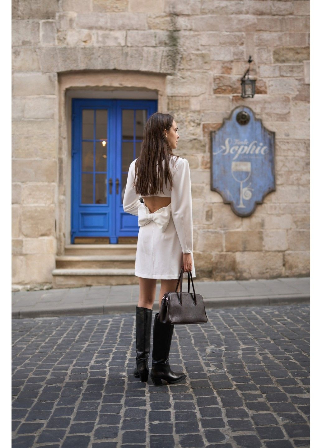 Белое коктейльное платье-жакет женское мини с бантом emily молочное платье-жакет Handy Wear однотонное