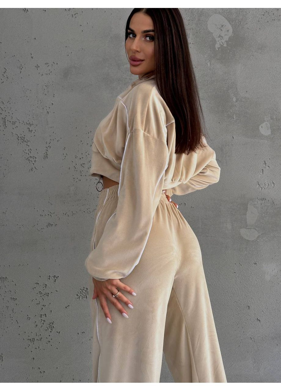 Жіночий спортивний костюм з велюру: укорочена кофта та штани з високою посадкою MonCher (363849286)