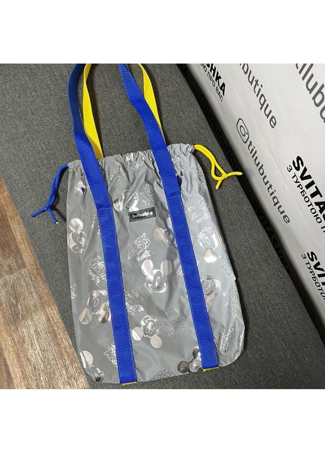Світловідбиваюча сумка шоппер Svitashka Срібні Міккі на завязках жовто-сині ручки No Brand (335051191)