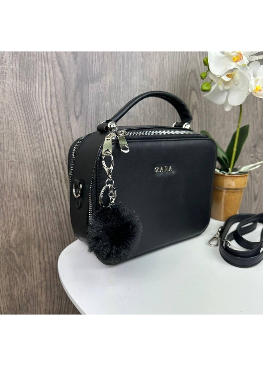 Женская мини сумочка с меховым брелком черная экокожаная Jacobs (363021917)