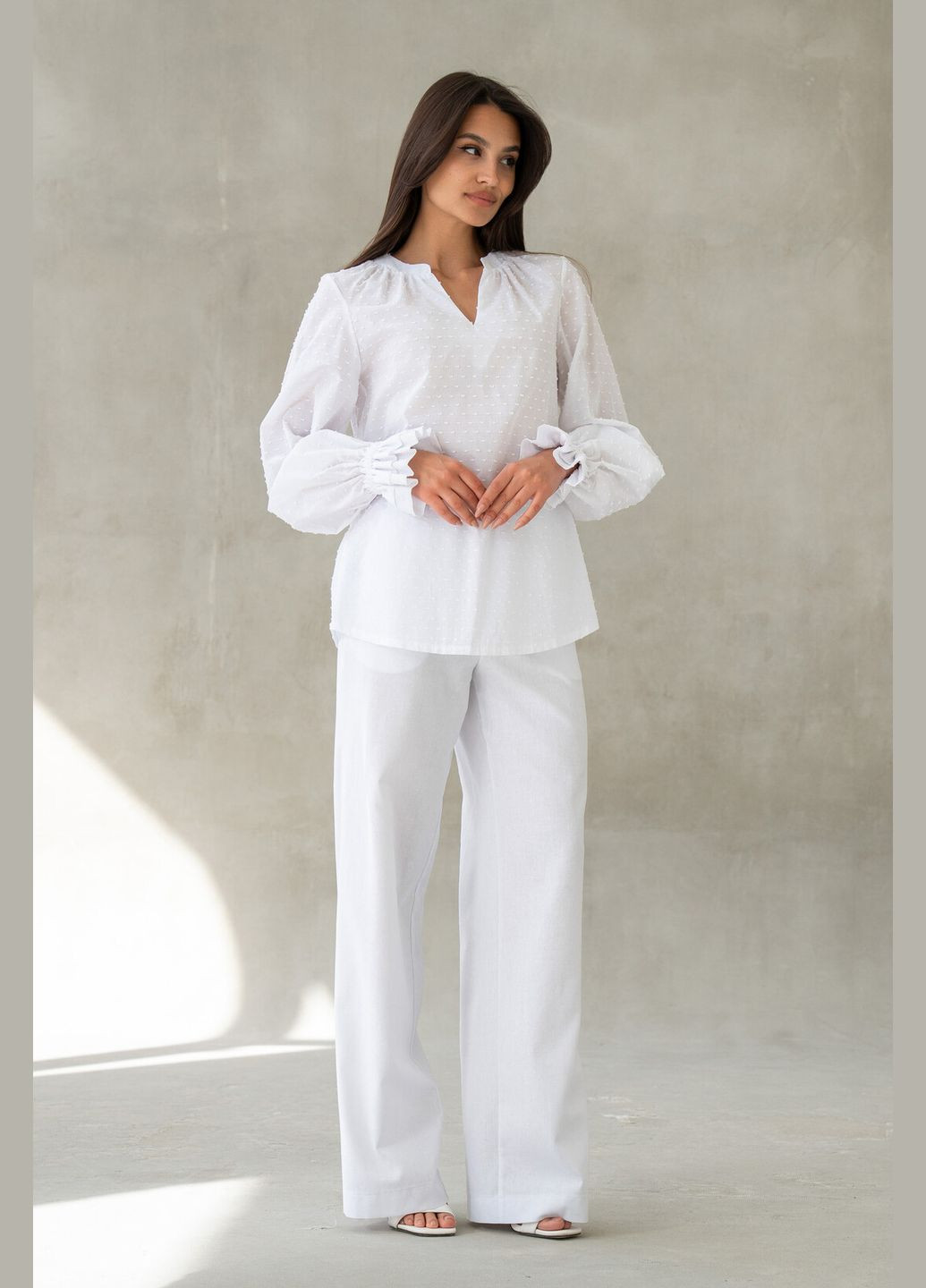 Біла жіноча блуза вільного силуету з романтичними рукавами (бл 0125) RiMari