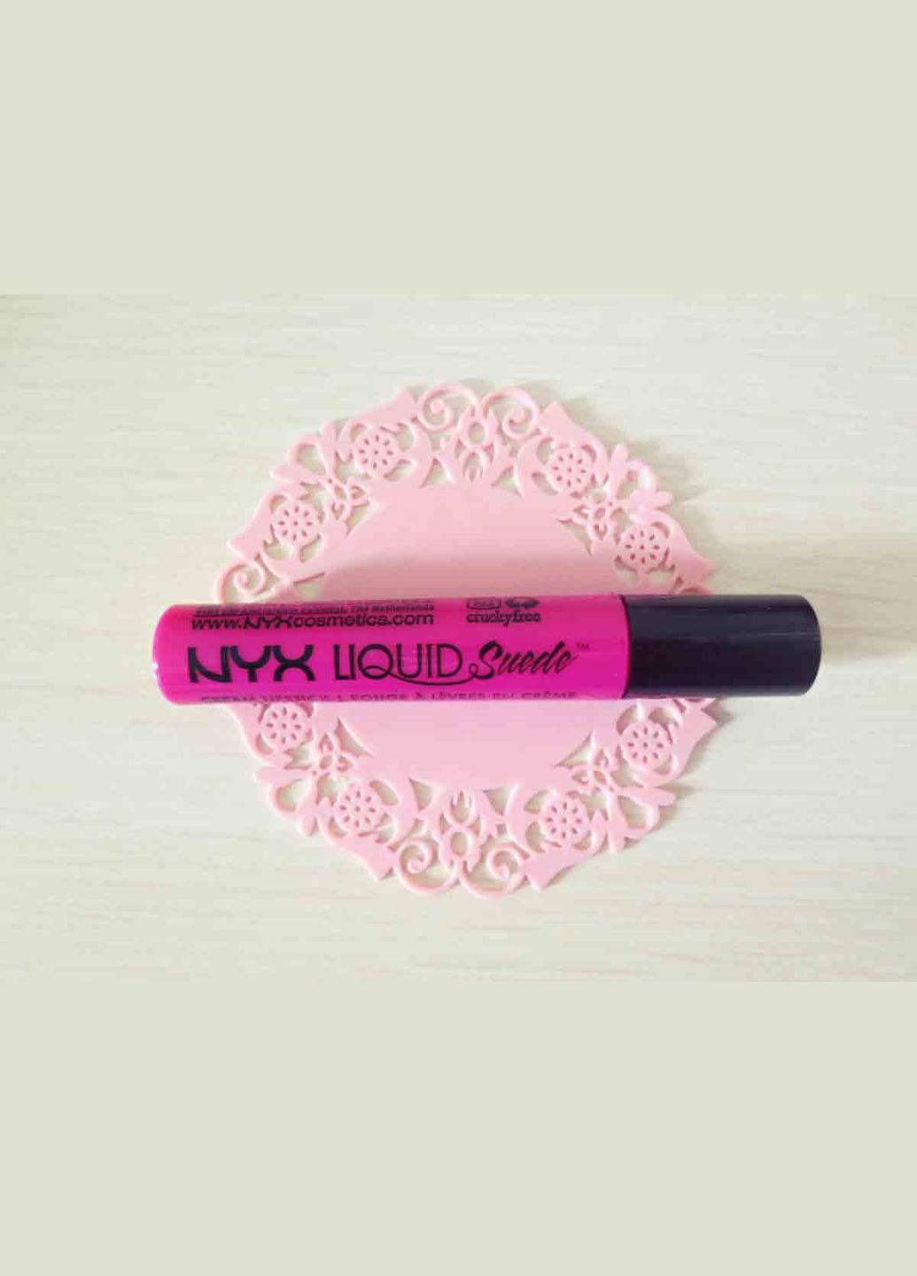 Рідка помада для губ Liquid Suede Cream Lipstick (4 мл) PINK LUST HOT PINK (LSCL08) Nyx (278773485)