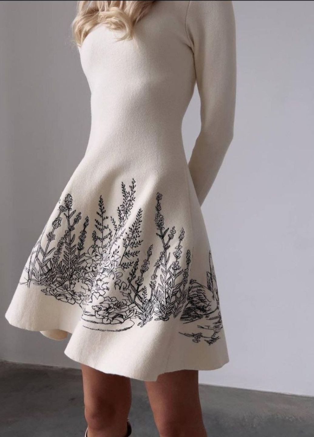 Молочна повсякденний стильна сукня з ангори кльош Tik-Tak з квітковим принтом