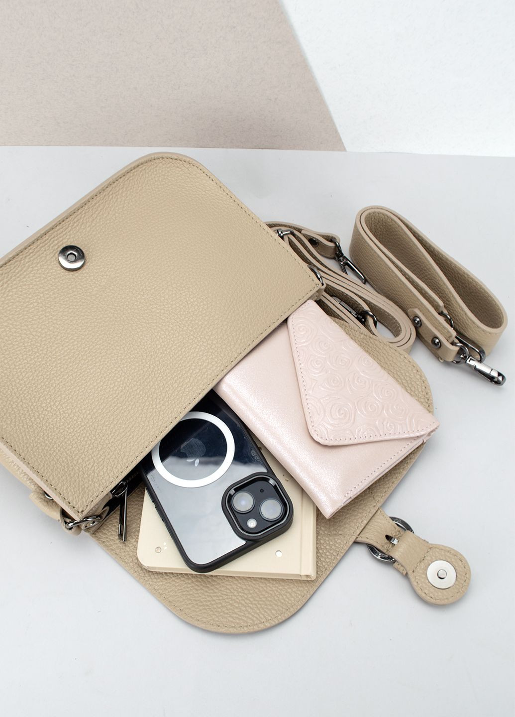 Сумка женская кожаная кроссбоди 03164 светлый тауп Virginia Conti (300353127)