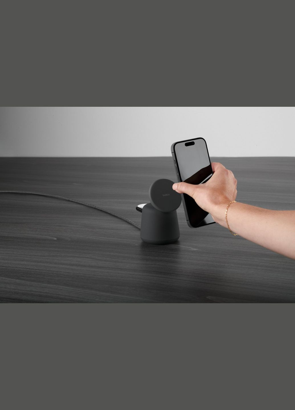 Зарядне бездротовий пристрій 2в1 MagSafe iPhone/Watch/AirPods, Charcoal Mass Belkin (315435818)