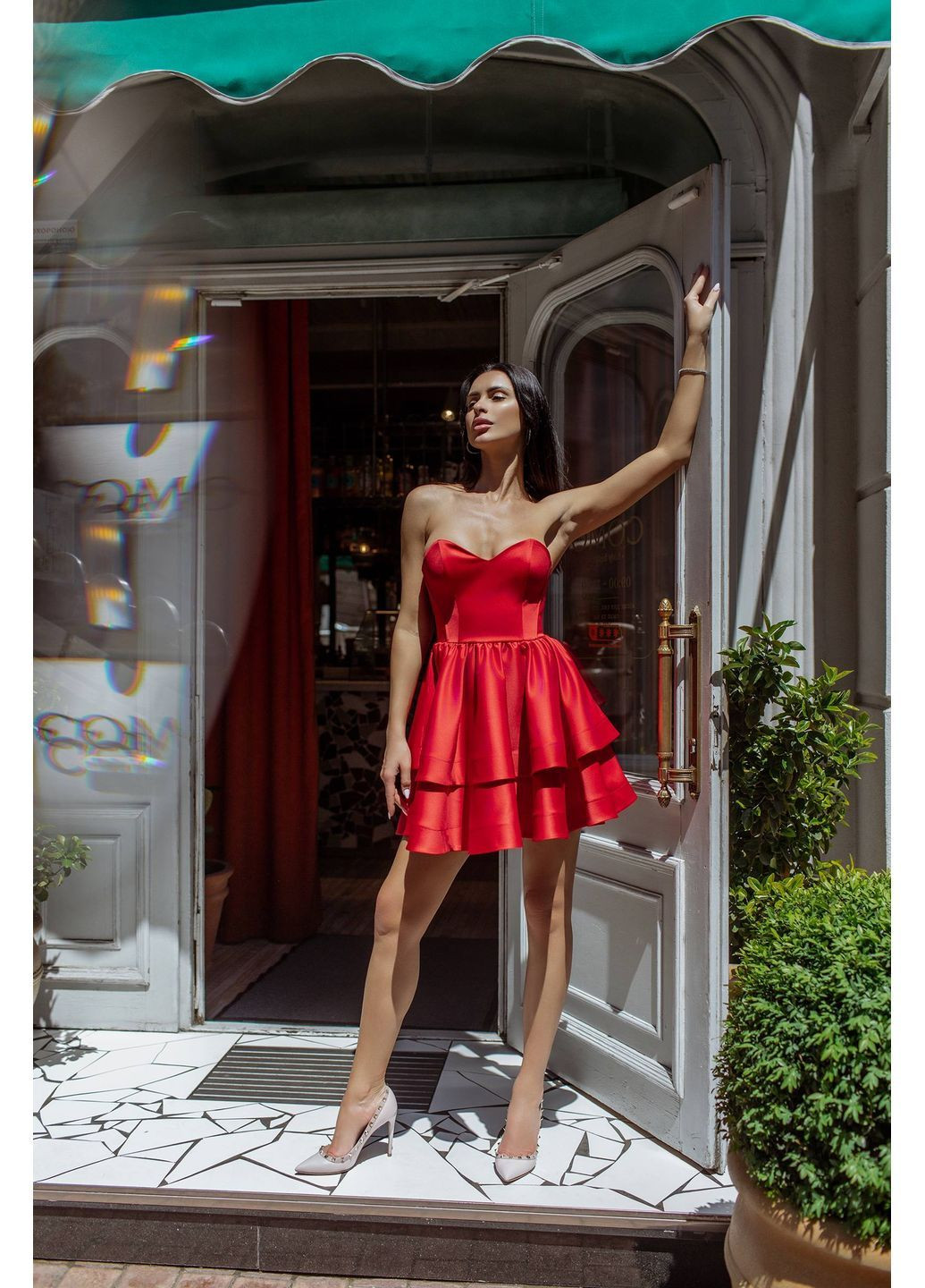 Красное праздничный мини-платье с корсетным верхом и пышной юбкой с пышной юбкой MonCher