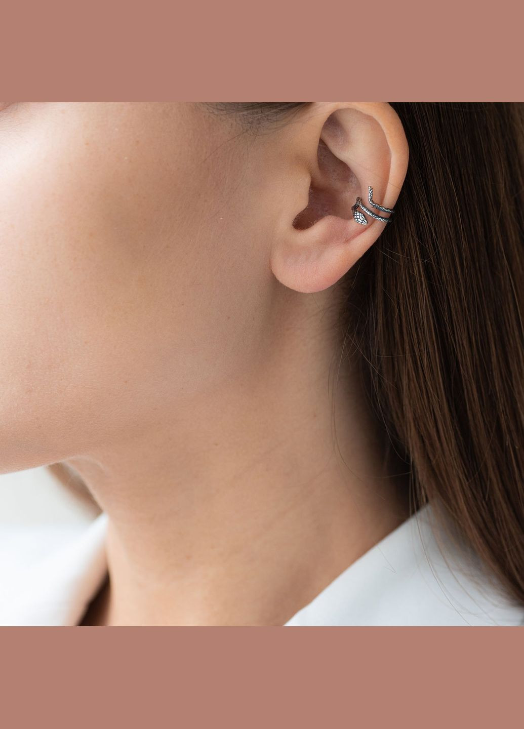 Срібна сережка - каффа Змія 122833 Oniks (264023536)