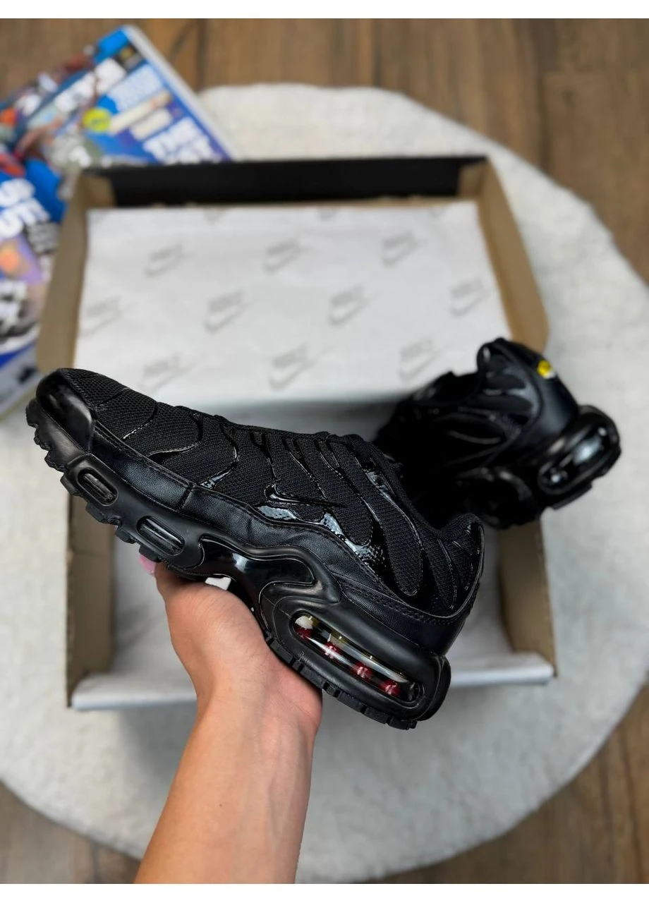 Черные летние кроссовки nike air max plus tn black найк аир макс тн плюс No Brand