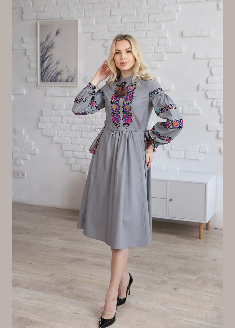 Сіра повсякденний плаття вишиванка Galychanka з українською символікою