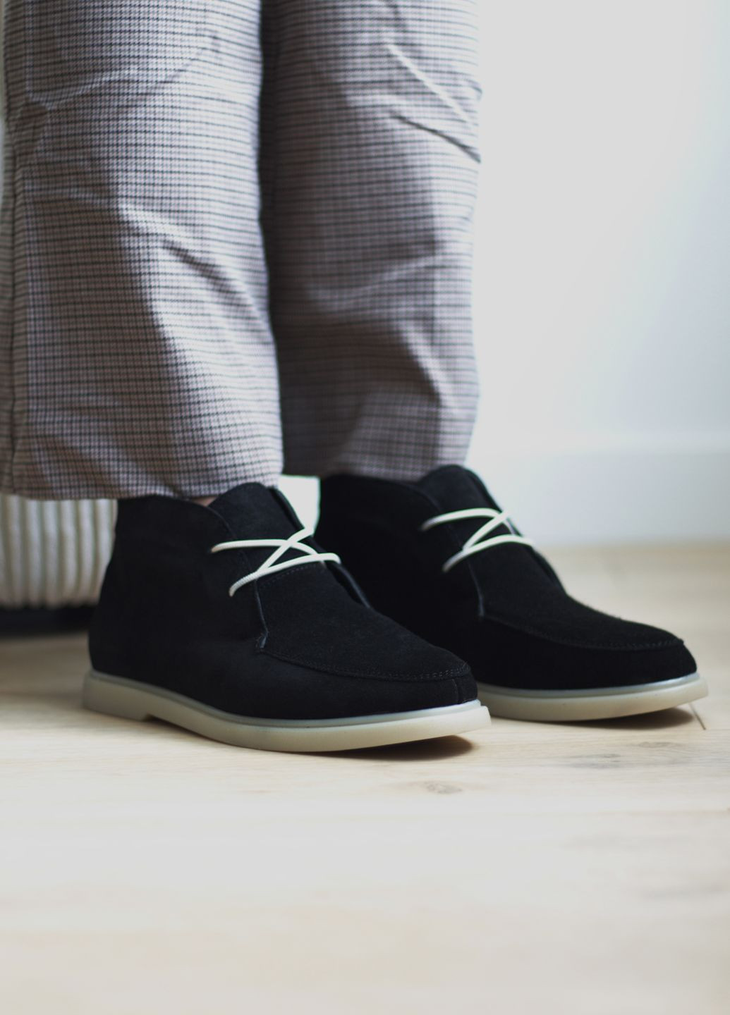 Осенние женские осенние лоферы на шнурках из натуральной замши. No Brand без декора из натуральной замши