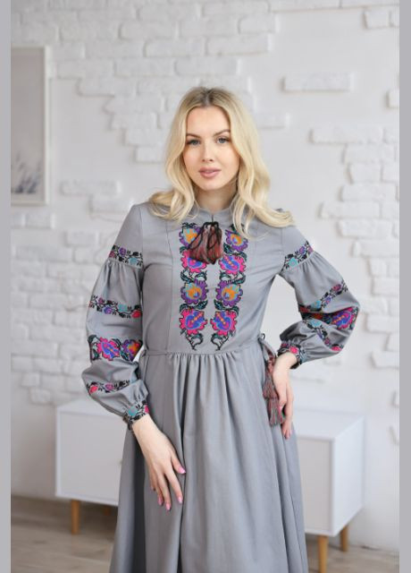 Серый зимний женское вышитое платье весенняя серая мозаика Galychanka 7108