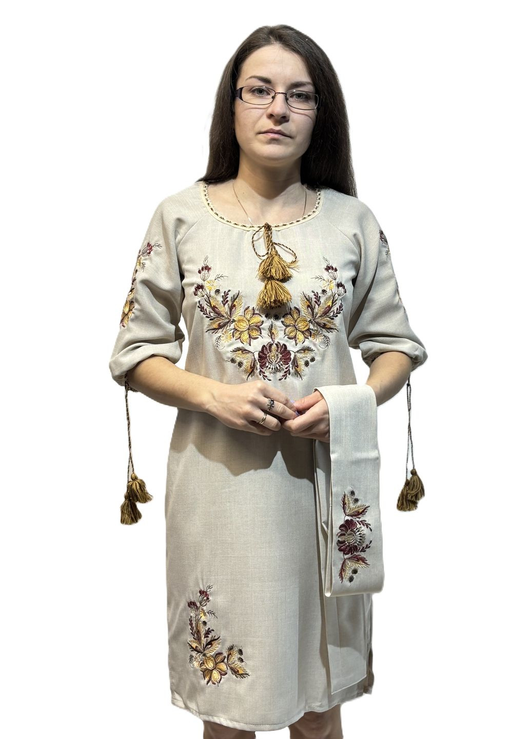 Бежевая женское бежевое вышитое платье роспись коричневая. НоКо узор цветочный приталенная, свободная, прямой габардин (316702979)