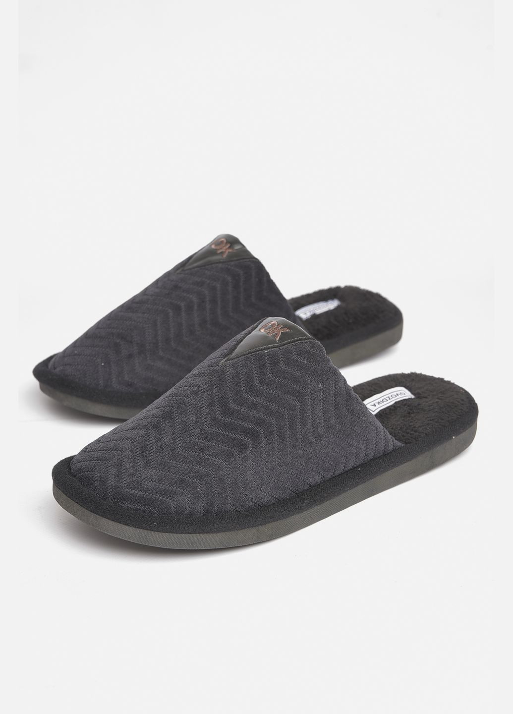 Капці кімнатні чоловічі чорного кольору Let's Shop (302660736)