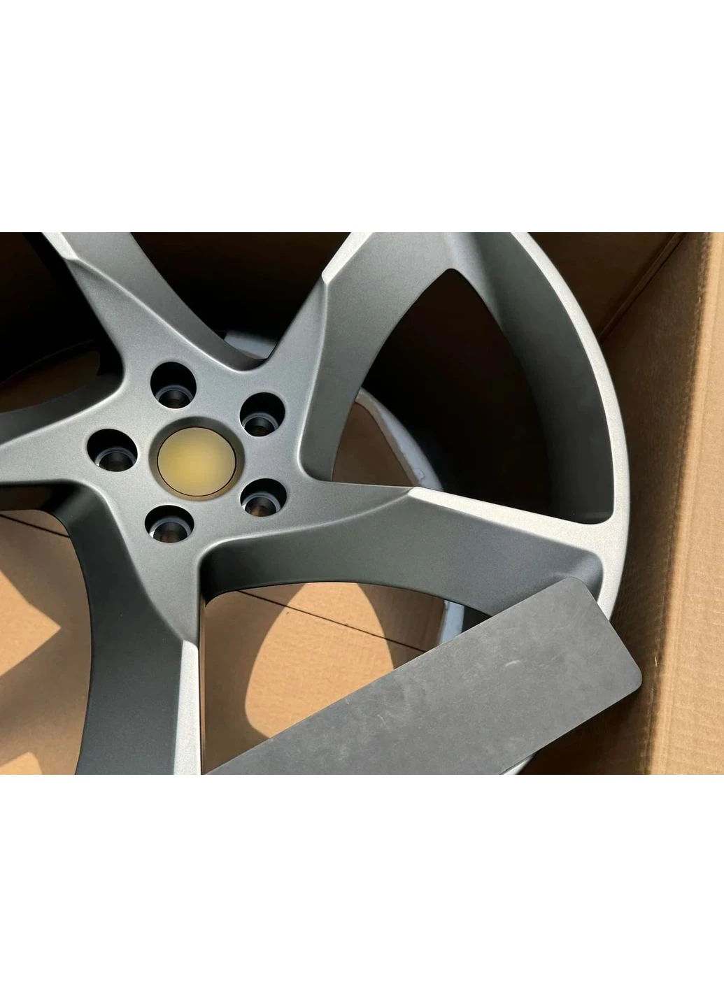Кованые диски R21 R22 (комплект 4 шт) для Ferrari F8 OEM (392195880)