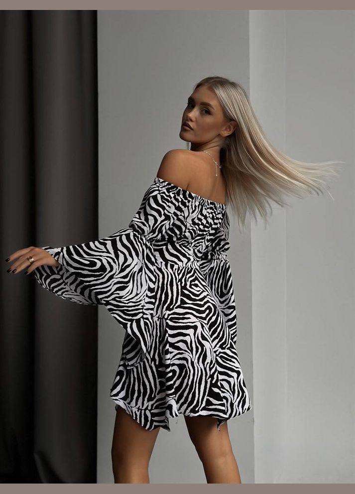Черно-белое красивое вечернее платье в принте "зебра" из качественного софта, летнее платье с открытм декольте и рукавом No Brand