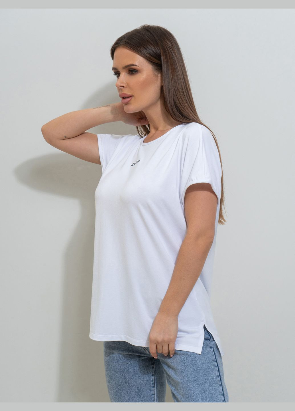 Белая летняя футболки ISSA PLUS 14497