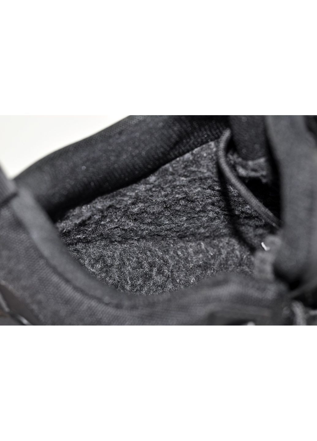 Черные зимние зимние кроссовки adidas terrex No Brand