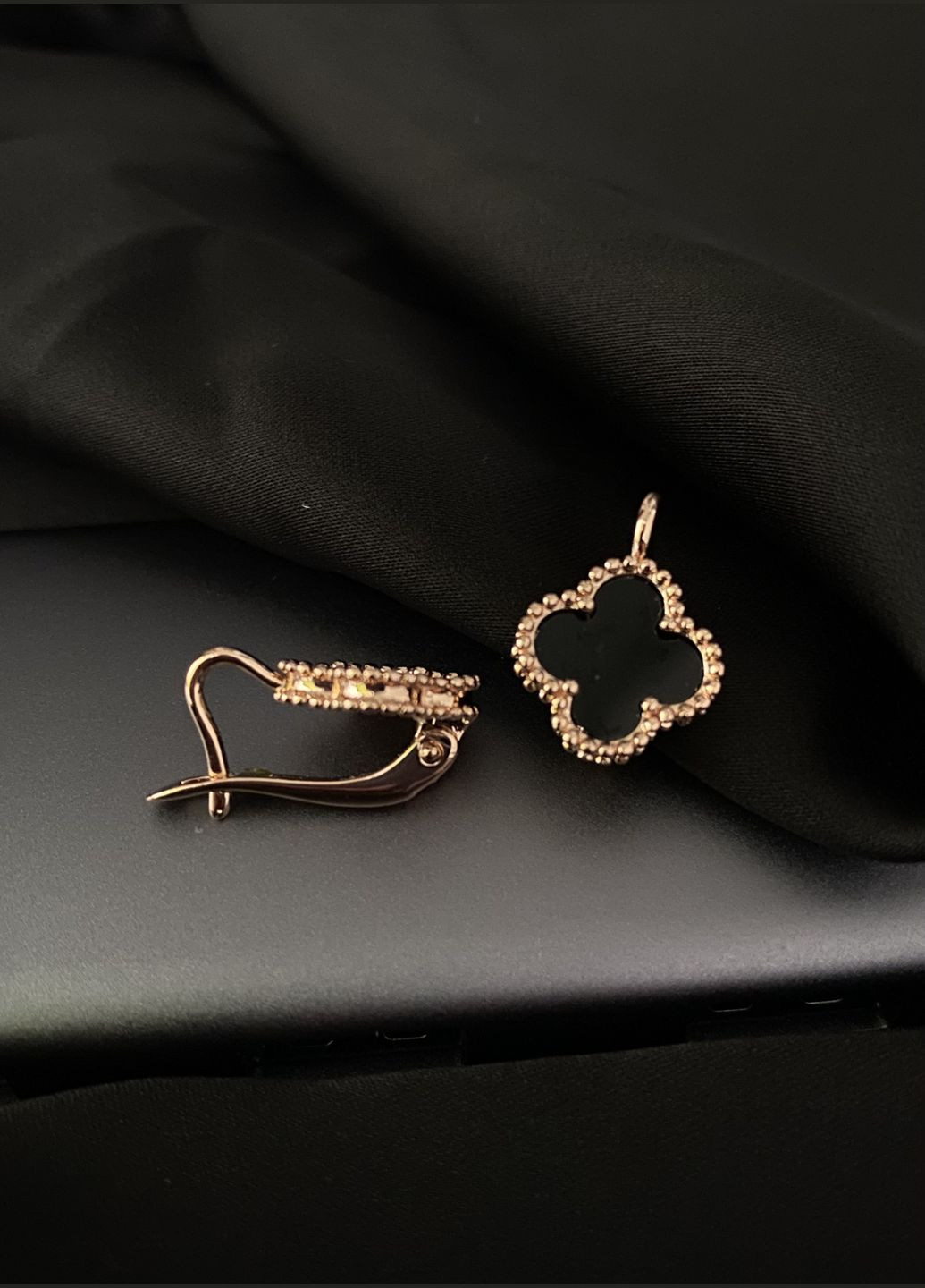 Сережки "Клевер" англійський замок золотого кольору 30609 Fashion (335814443)