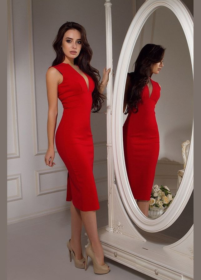 Красное коктейльное платье футляр First Woman однотонное