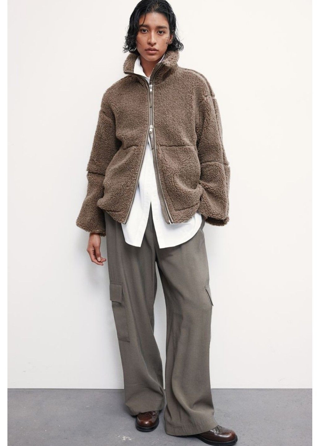 Бежева демісезонна жіноча вільна плюшева куртка н&м (57829) xs бежева H&M