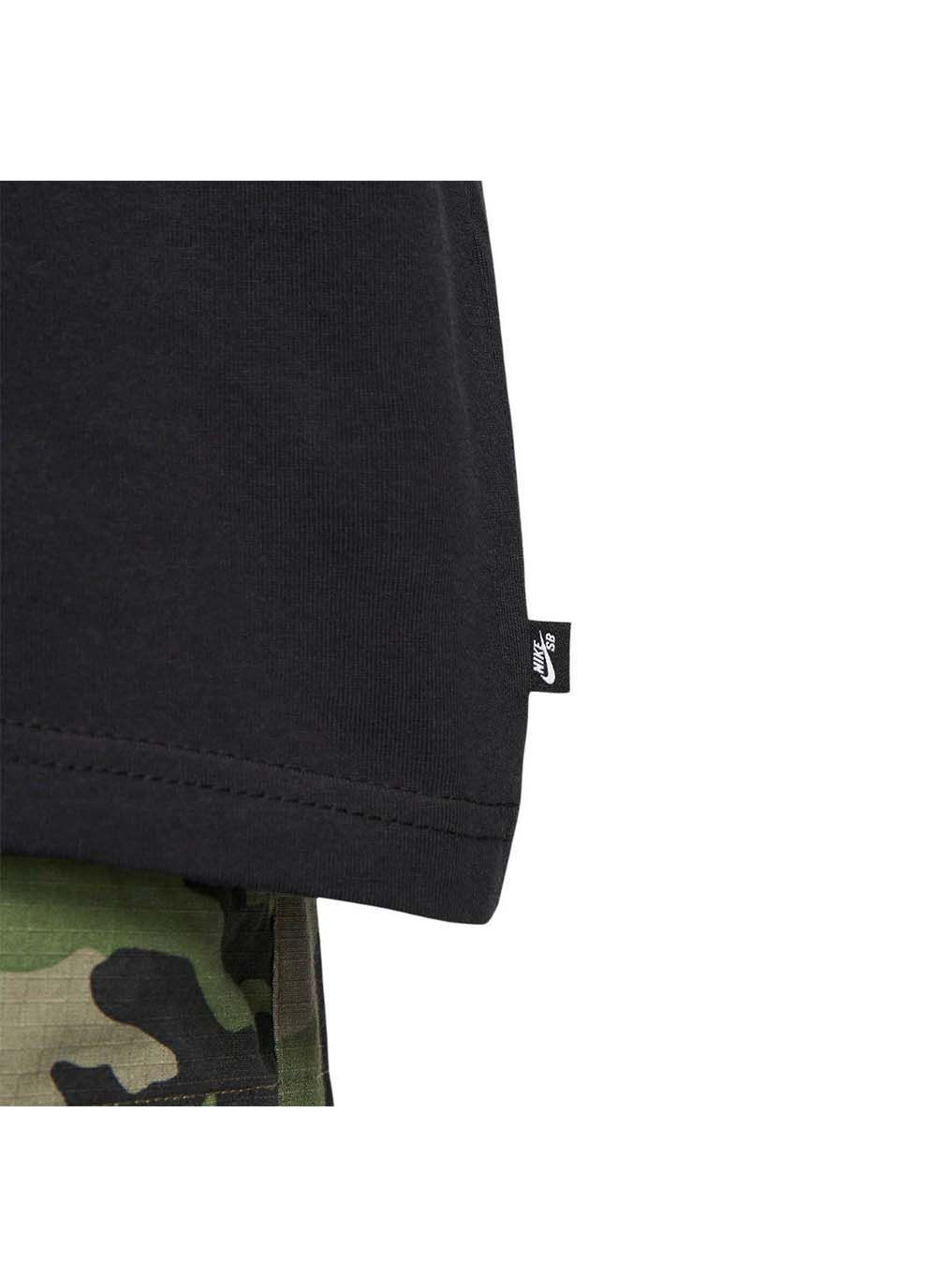 Чорна чоловіча футболка nikenk sb tee essentials чорний Nike