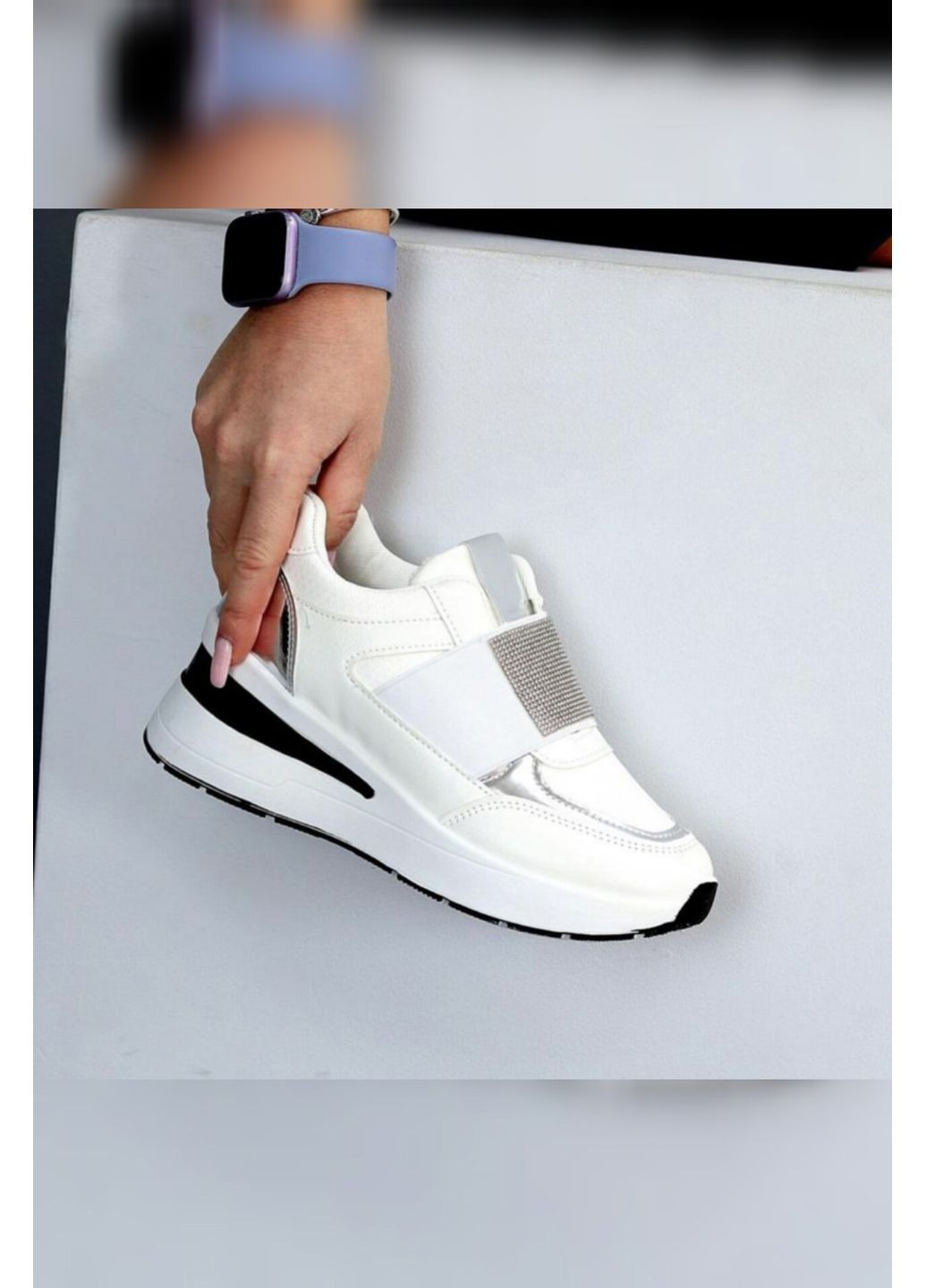 Женские белые сникерсы на танкетке с серебристыми вставками – стильные кроссовки для лета Viki Кросівки белые лето (367079393)