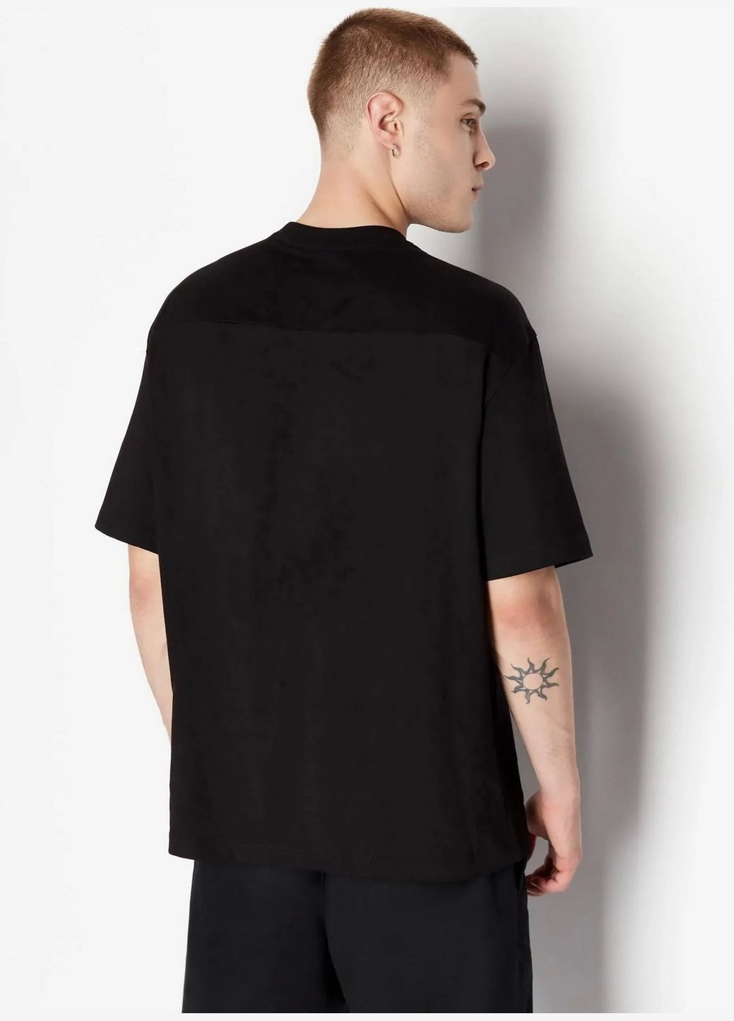 Черная футболка мужская Armani Exchange We Beat As One