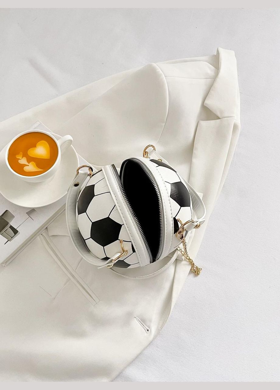 Женская классическая круглая сумка 8197 футбольний мяч на цепочке белая No Brand (313235576)