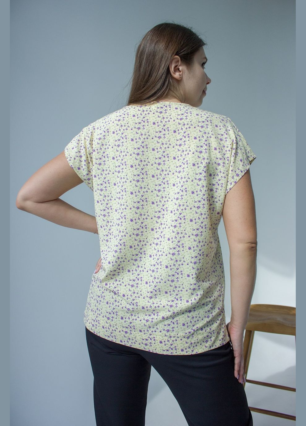 Жёлтая блузка женская 0071 цветы сиреневые софт желтая Актуаль