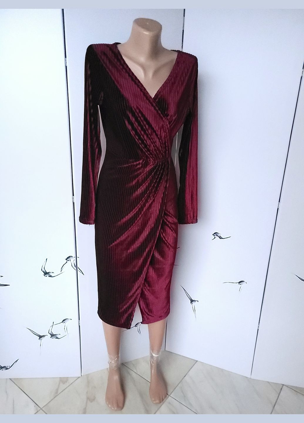 Бордовое платье женское велюровое с разрезом No Brand однотонное