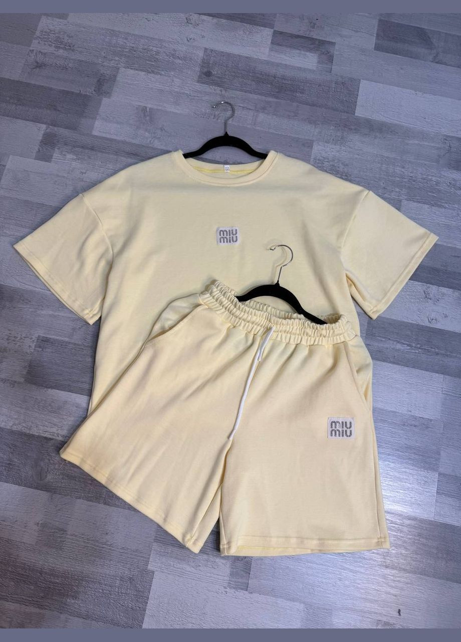 Жіночий літній костюм вільного крою футболка та шорти MonCher (334100297)