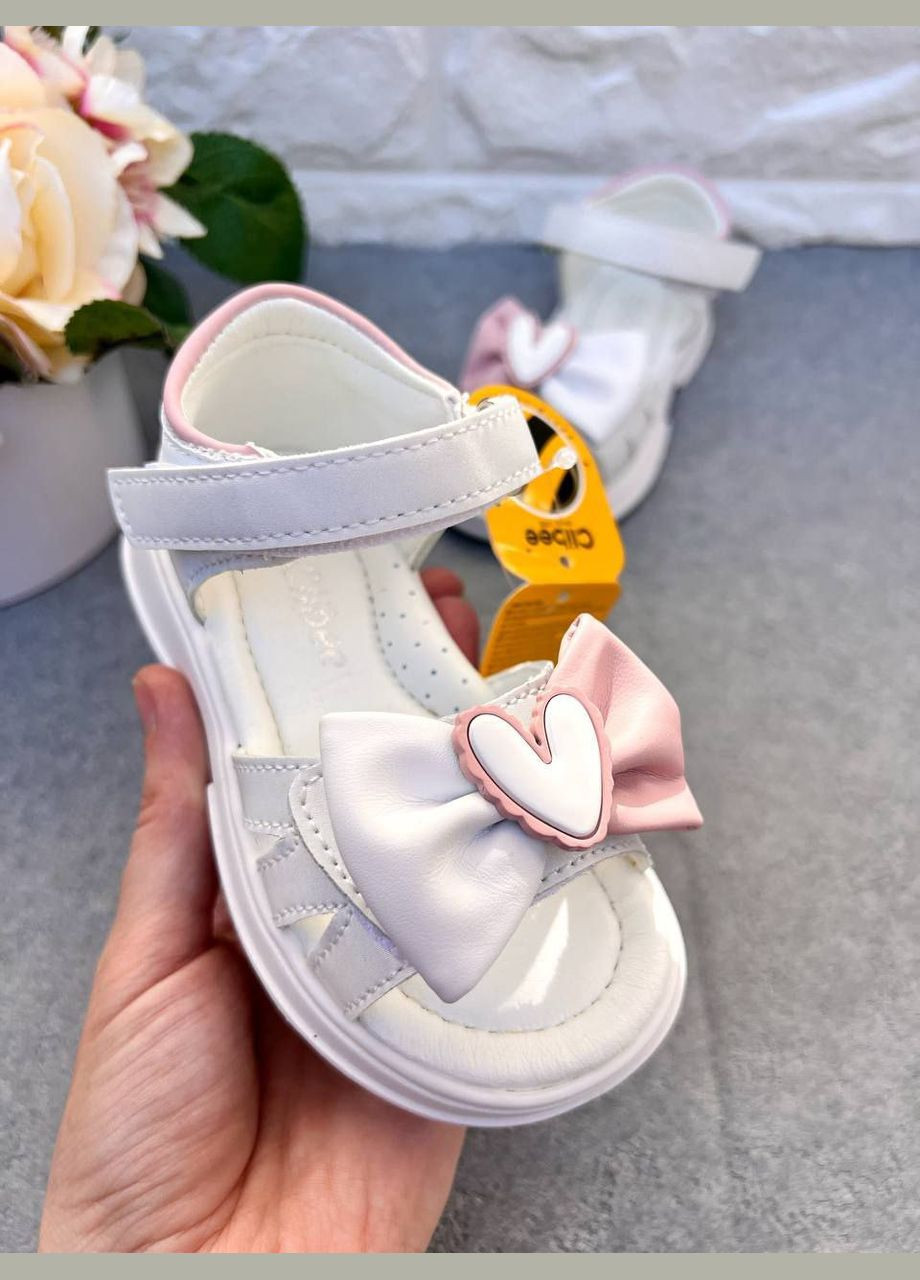 Белые очень красивые босоножки для девочки Clibee