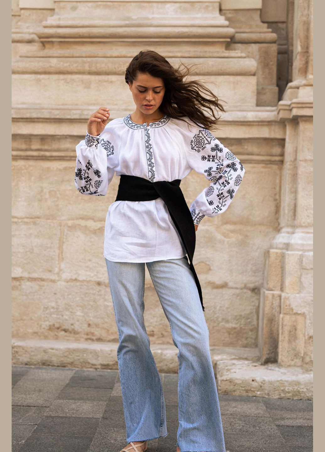 Біла вишиванка жіноча "мережка" темно синя SVARGA (345557269)