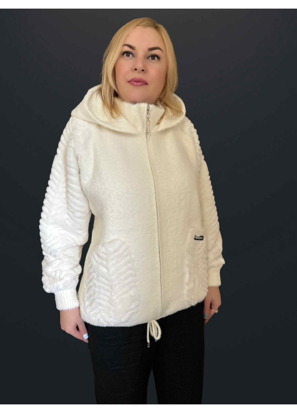 Молочна жіноча куртка з вовни "альпака" Value Plus
