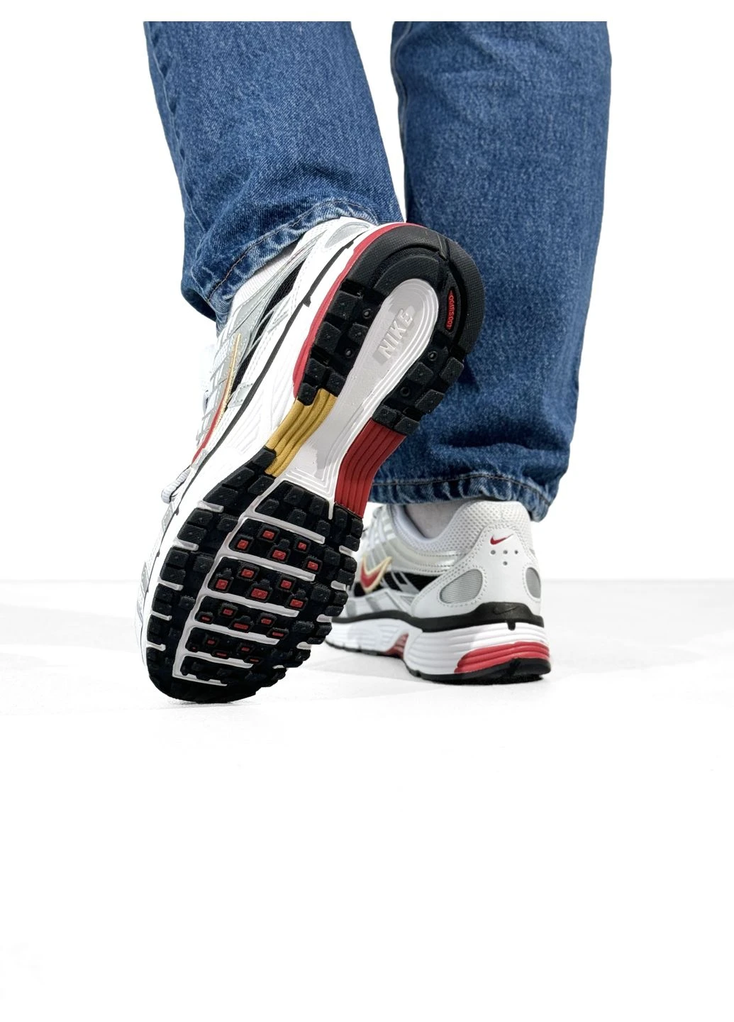 Белые демисезонные кроссовки мужские nike p-6000 white/silver/red найк п-6000 белые No Brand