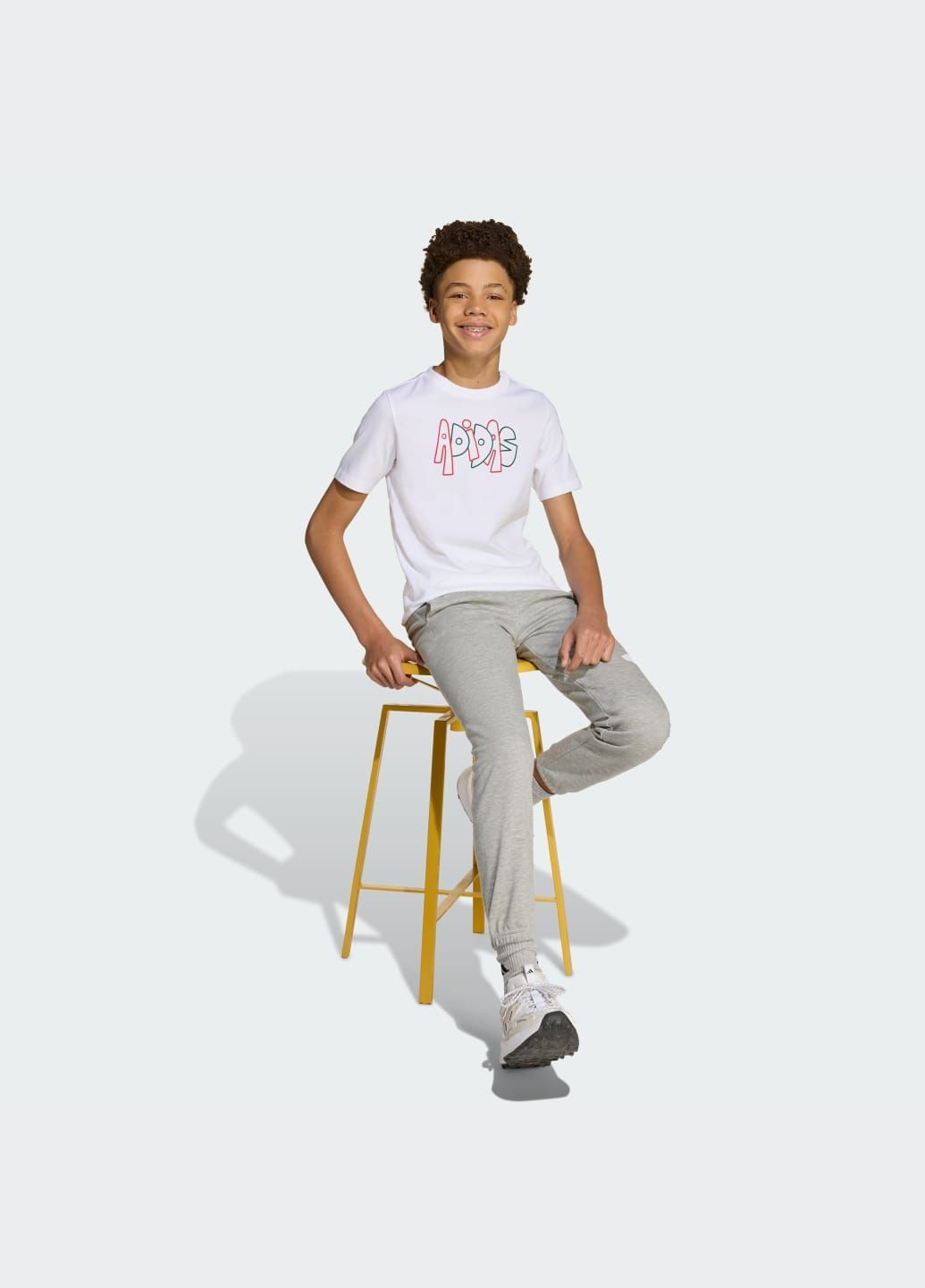 Белая демисезонная футболка graffiti graphic kids adidas