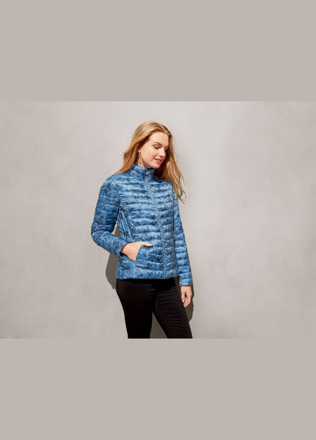 Синя демісезонна куртка демісезонна водовідштовхувальна та вітрозахисна для жінки 357760 синій Esmara
