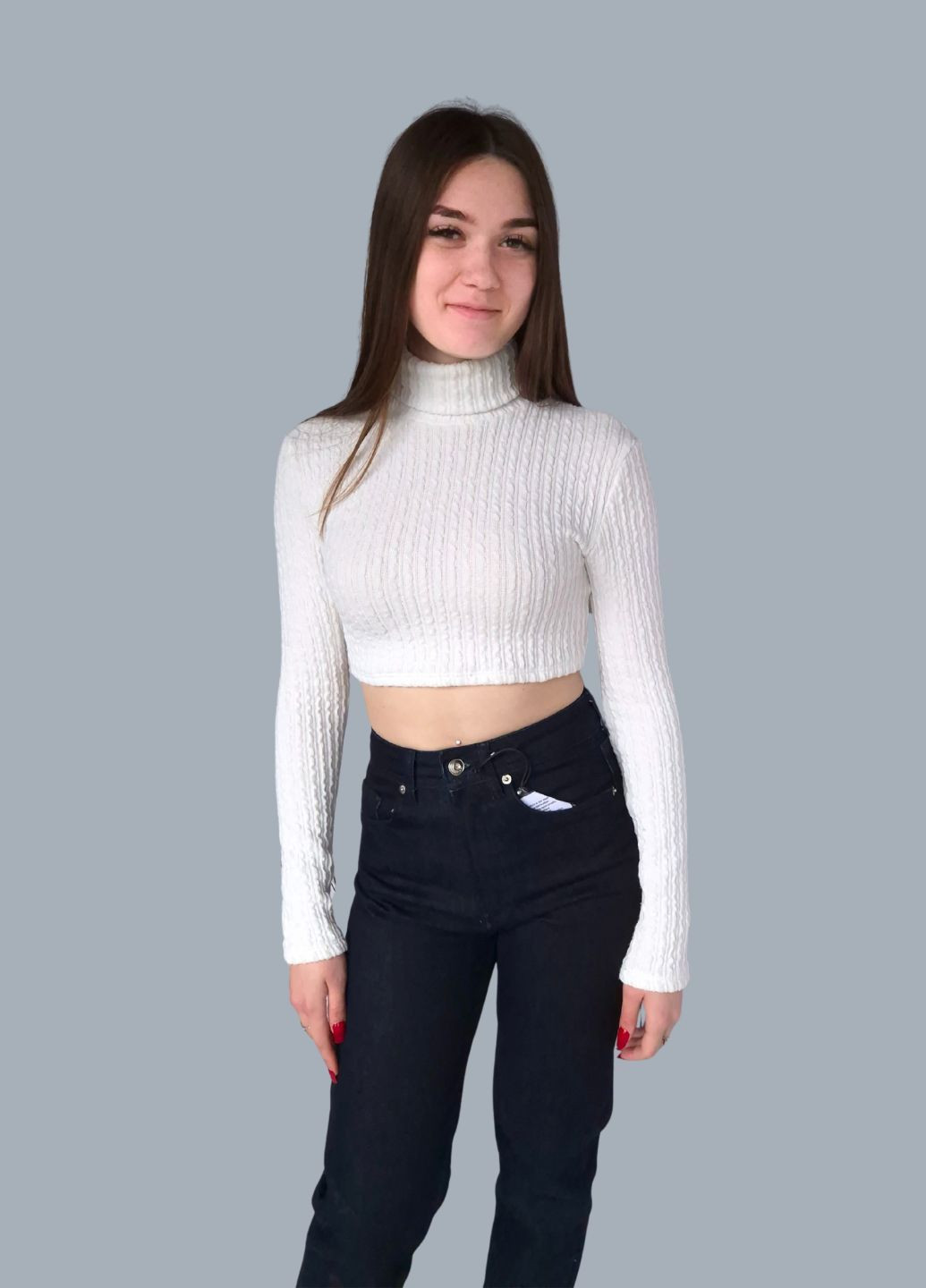 Молочний демісезонний светр жіночий укорочений однотонний Bershka