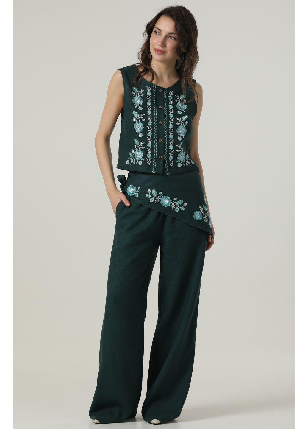 Жіночий вишитий лляний жилет на ґудзиках без підкладки з квітковим орнаметном Павлинка., р., код 9493/40/1330 ГАЛЕРЕЯ ЛЬОНУ (369667887)