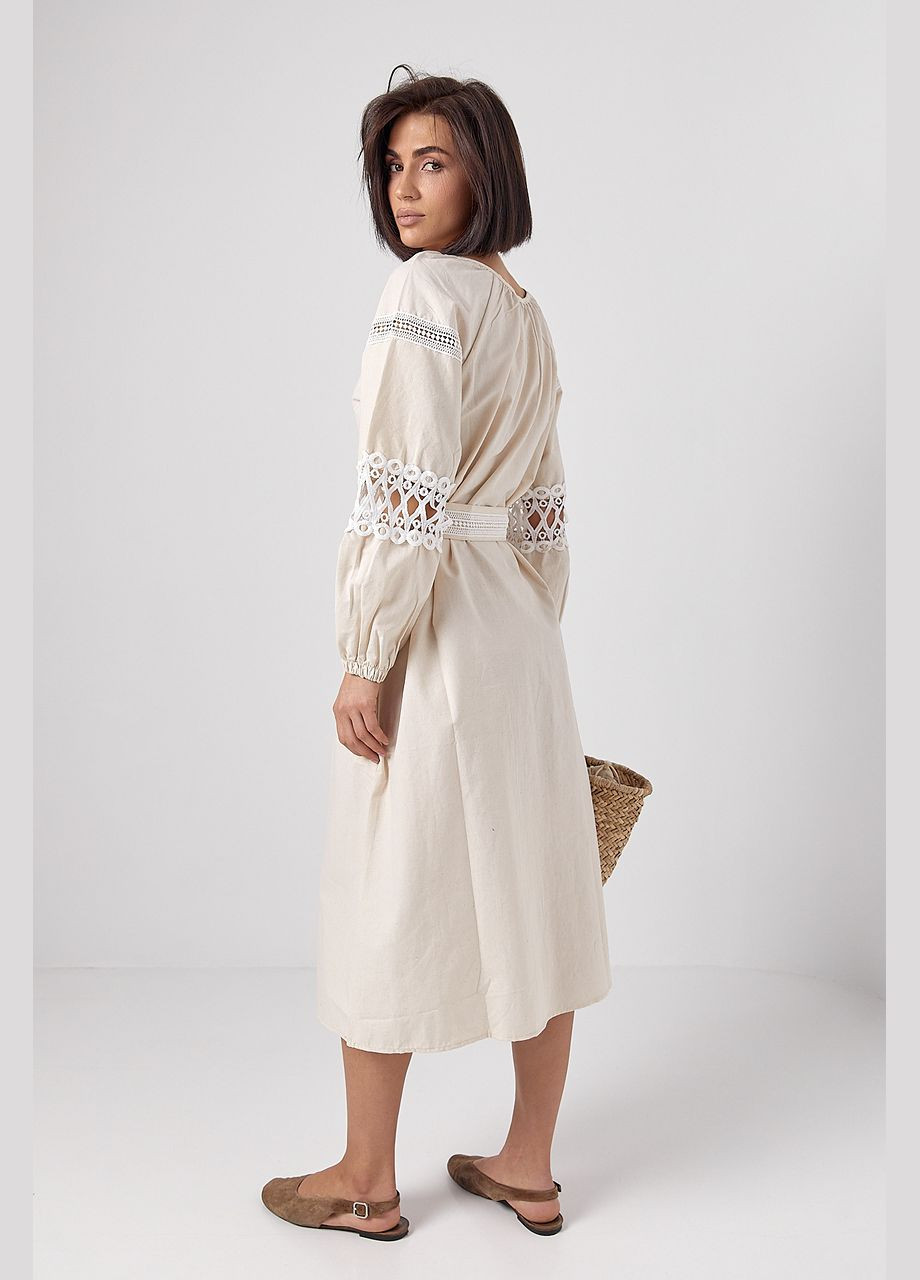 Бежева сукня зі вставками макраме на поясі та рукавах Lurex