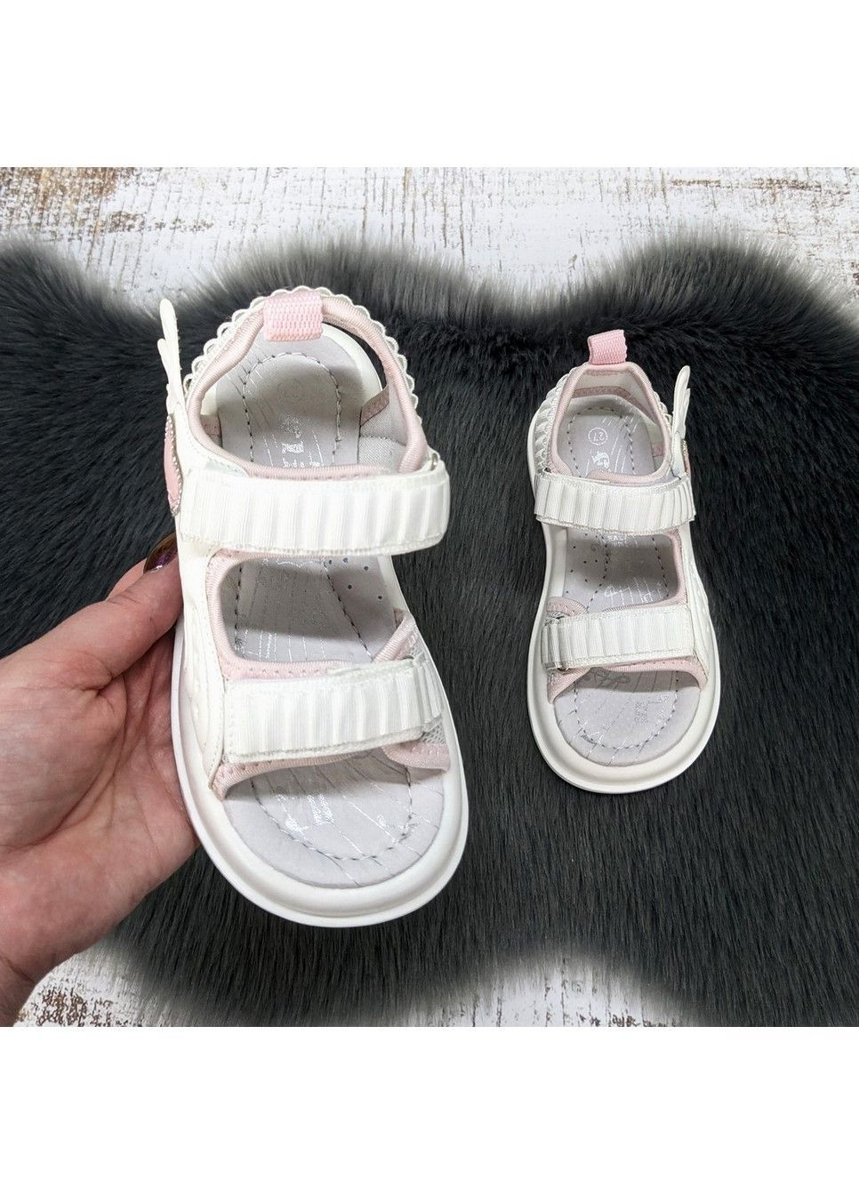 Белые босоножки детские для девочки белые на липучках Fashion