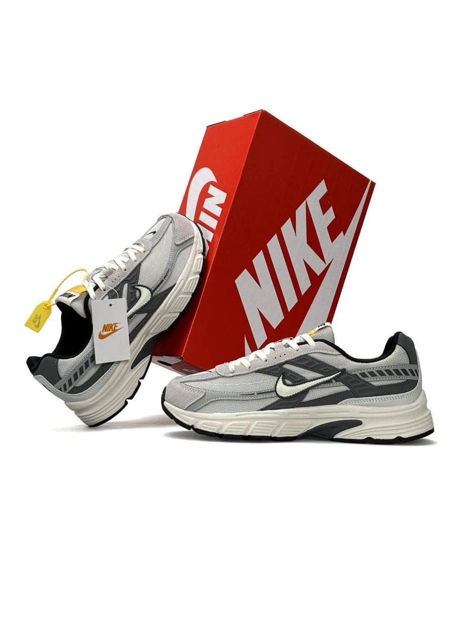 Світло-сірі кросівки чоловічі демісезон Nike Initiator Light Grey