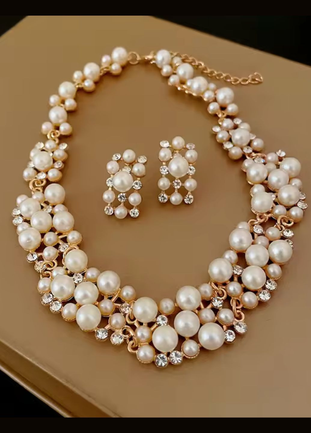 Набір біжутерії комплект кольє та сережки зі штучними перлинами та камінцями Fashion Jewelry (334305391)